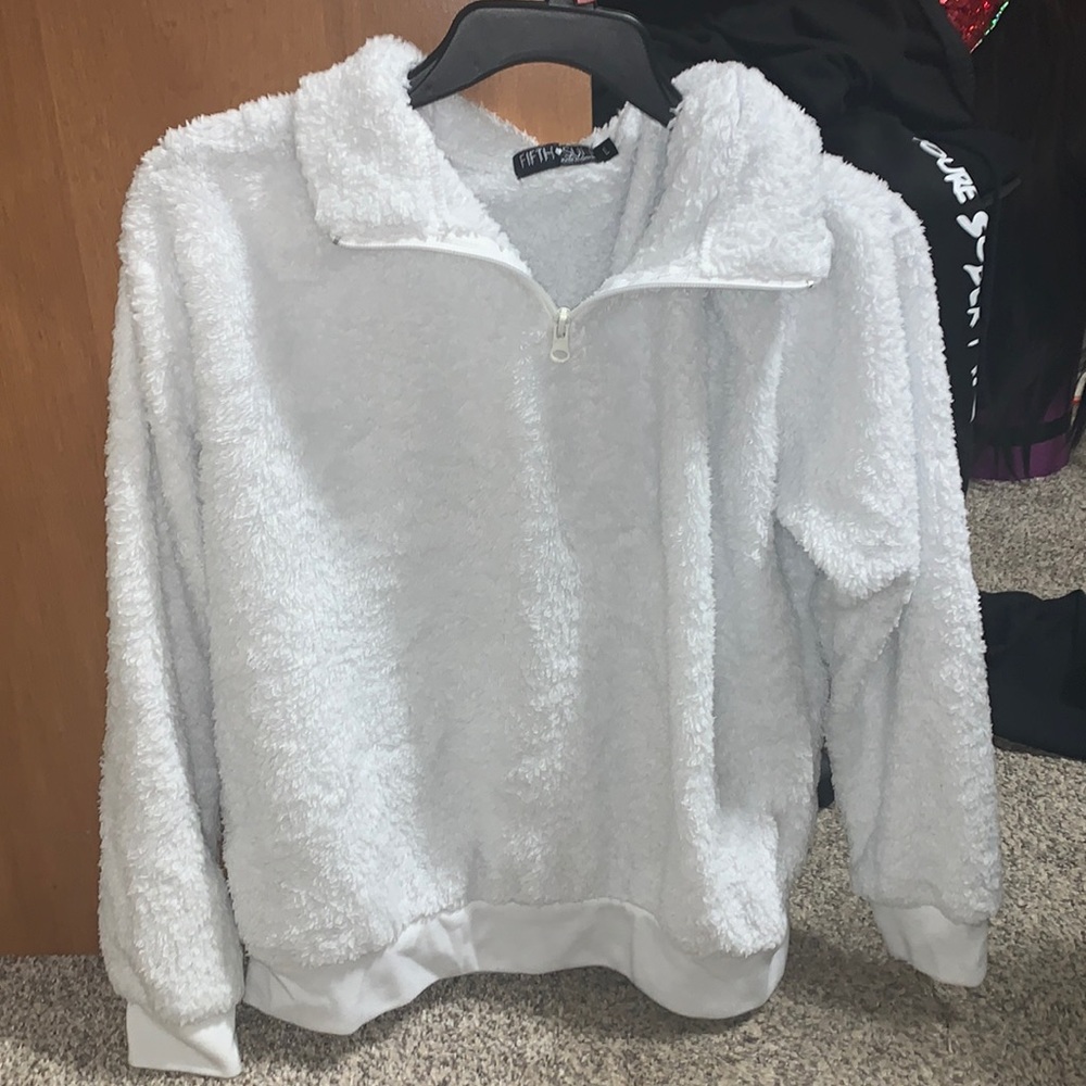 fluffy quarter zip, super comfy and soft material